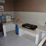 Dapur plus Alat masak, Kulkas, Dispenser, Rice Cooker, Peralatan Makan, Barbeque (optional)